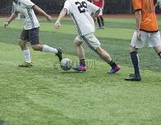 梅努哥哥现,身曼联赛场,恤口号引关,谈球吧官网,谈球吧品牌,谈球吧精彩