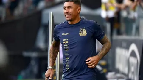 李亚鹏热心敬酒，神秘孕妇随行引关注